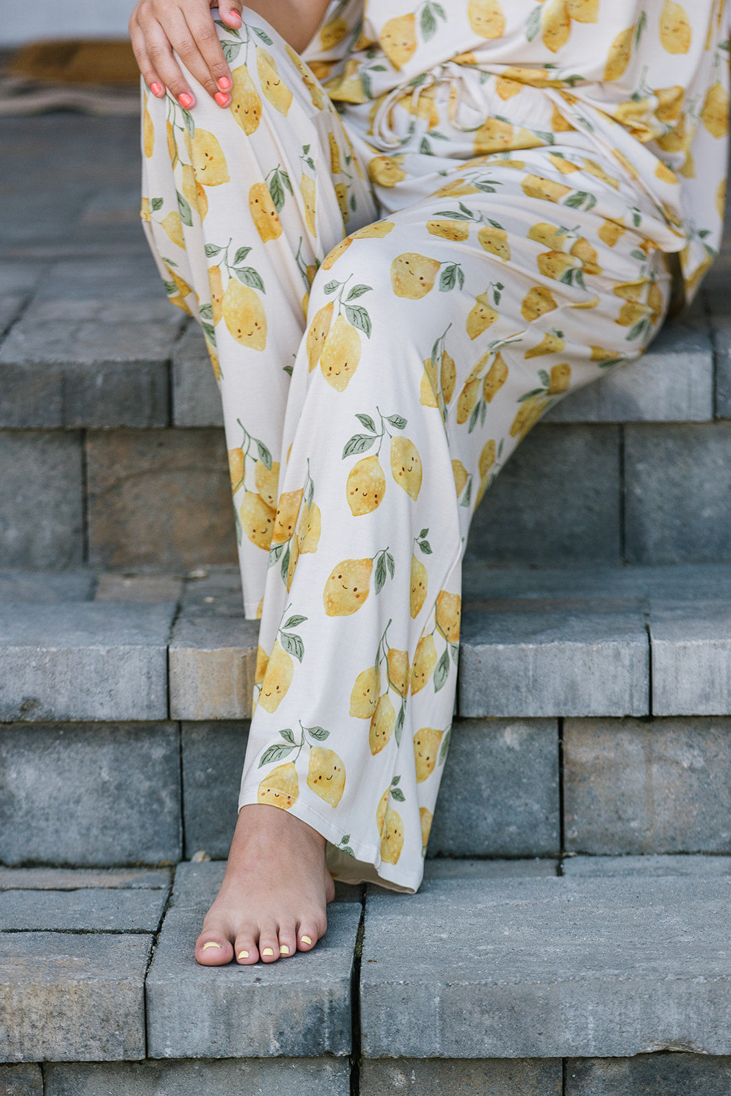 ROUNDED LACE COLLAR SET MODAL - Citrus Smiles