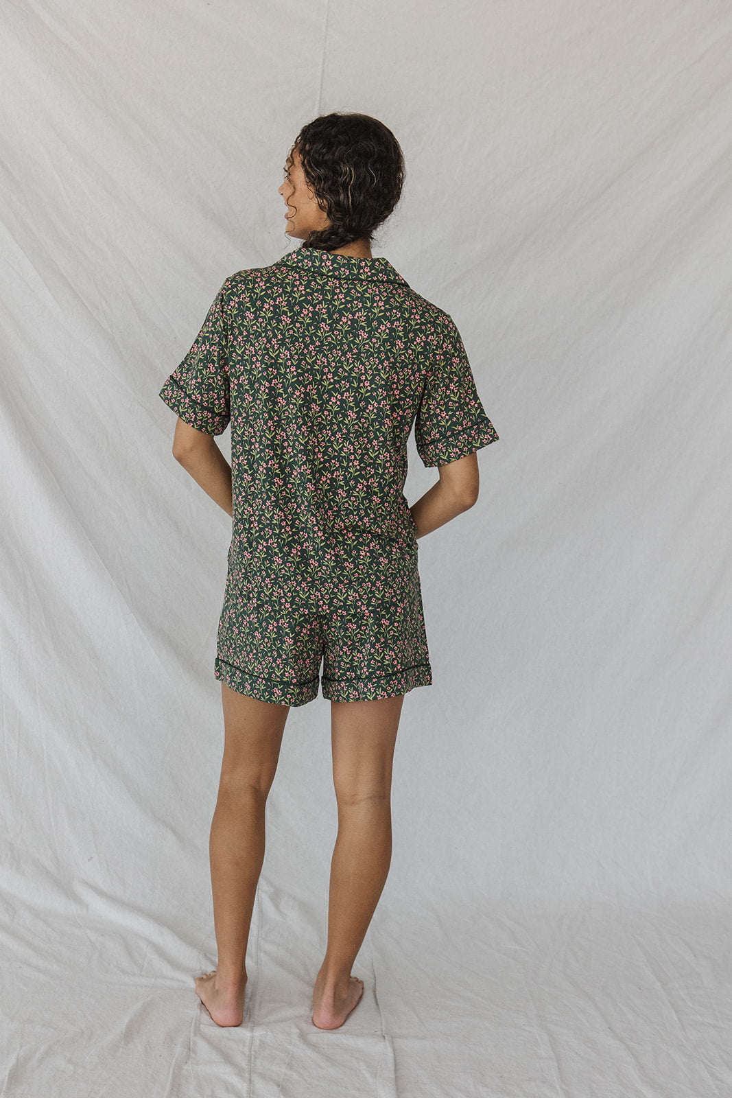 Piped Button-up Shorts Set Modal | Hillary Floral