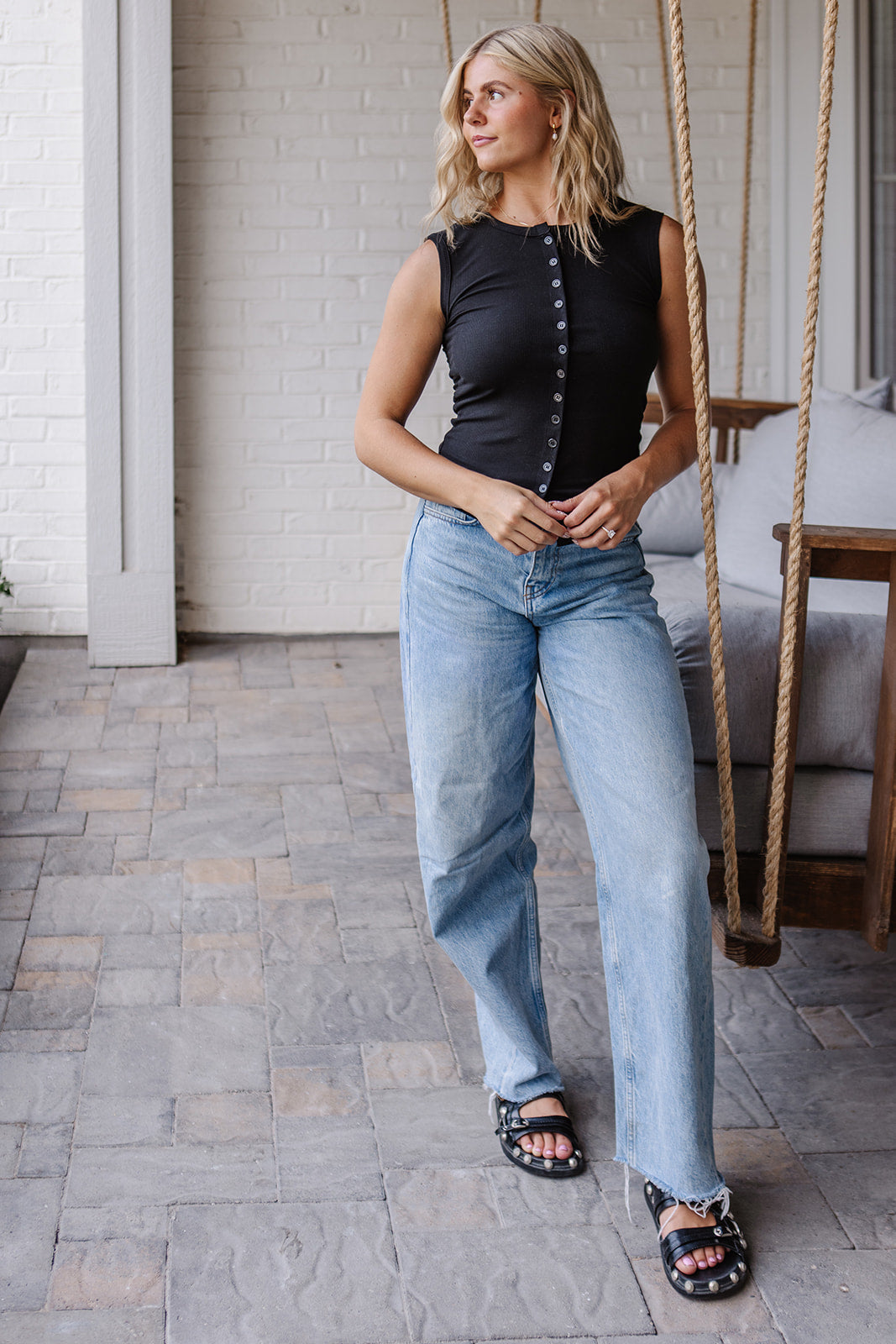 Button Scoop Tank