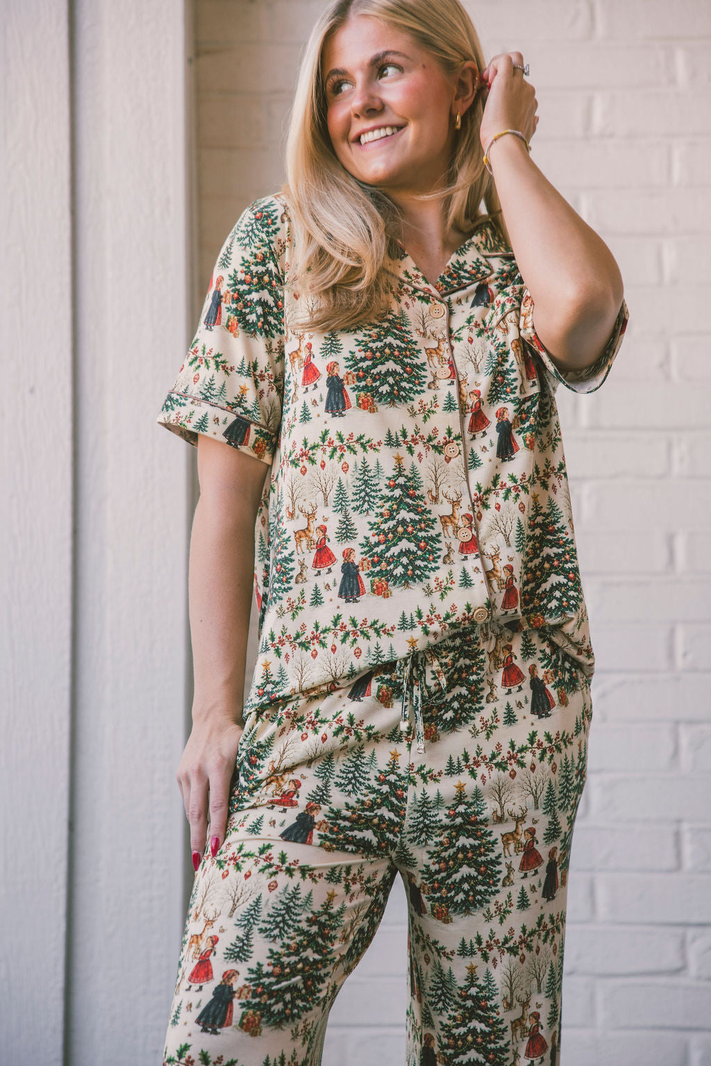 Button Up Short Sleeve Pants Set - Outdoor Holiday Scene