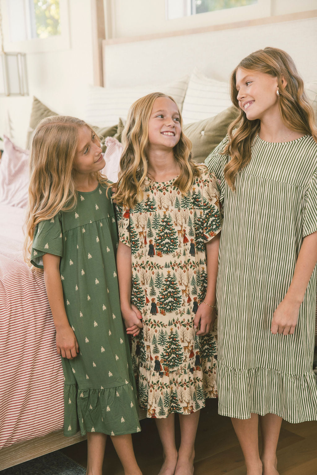 Little Lates Dress - Outdoor Holiday Scene