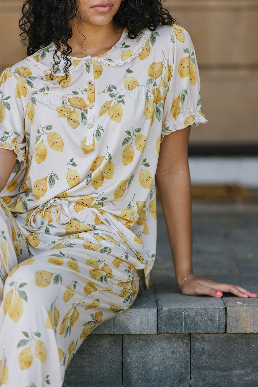ROUNDED LACE COLLAR SET MODAL - Citrus Smiles