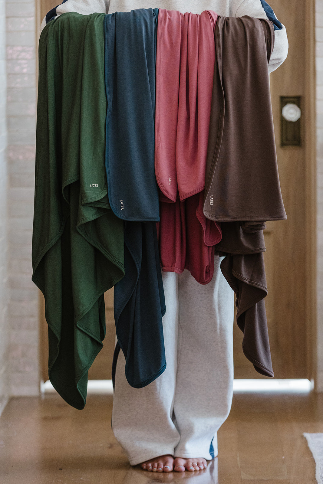 ADULT SWADDLE  |Chocolate Brown