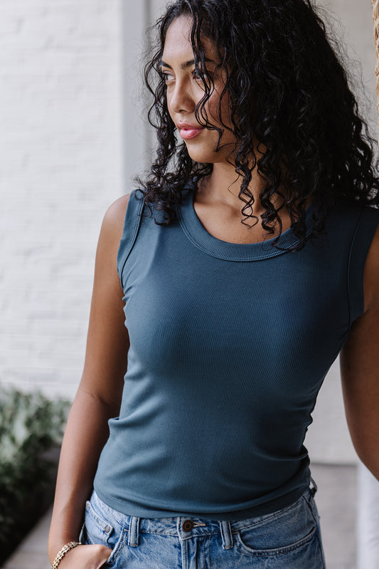 Ribbed Scoop Tank